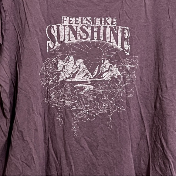 Torrid Happy Camper 1 1X Graphic Tee Feels Like Sushine Purpls Short Sleeve EUC - Picture 2 of 4